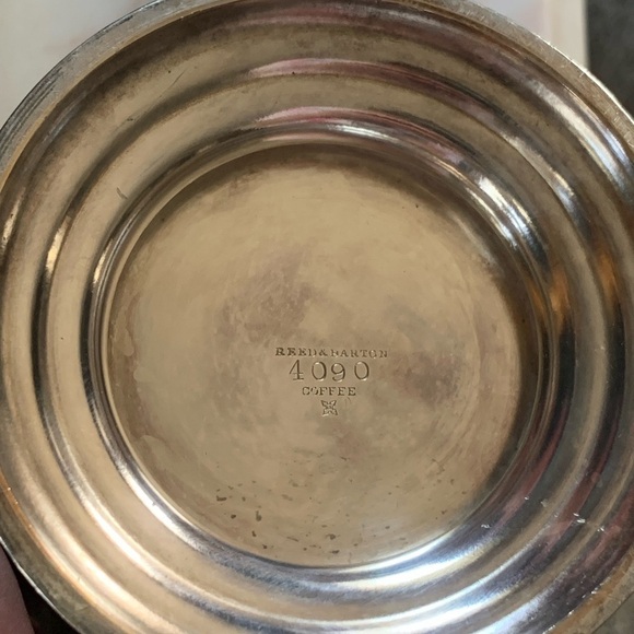 Vintage Silver Plated Reed & Barton Tea Pot - Picture 8 of 9